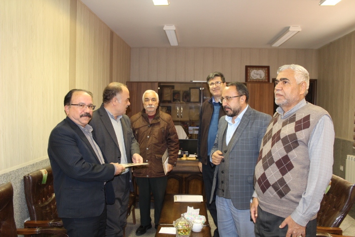 دیدار با ۱۰ نفر از بازنشستگان انتظامی شهرستان تبریز دیدار با ۱۰ نفر از بازنشستگان انتظامی شهرستان تبریز