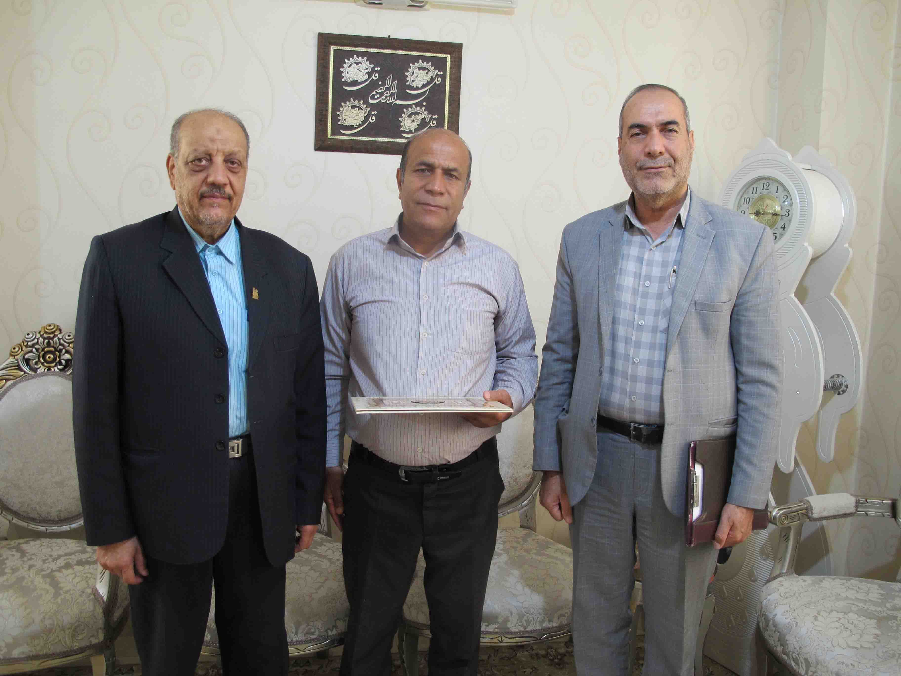 دیدار رئیس کانون بازنشستگان استان مرکزی با 7 نفر از پیشکسوتان شهرستان اراک دیدار رئیس کانون بازنشستگان استان مرکزی با 7 نفر از پیشکسوتان شهرستان اراک